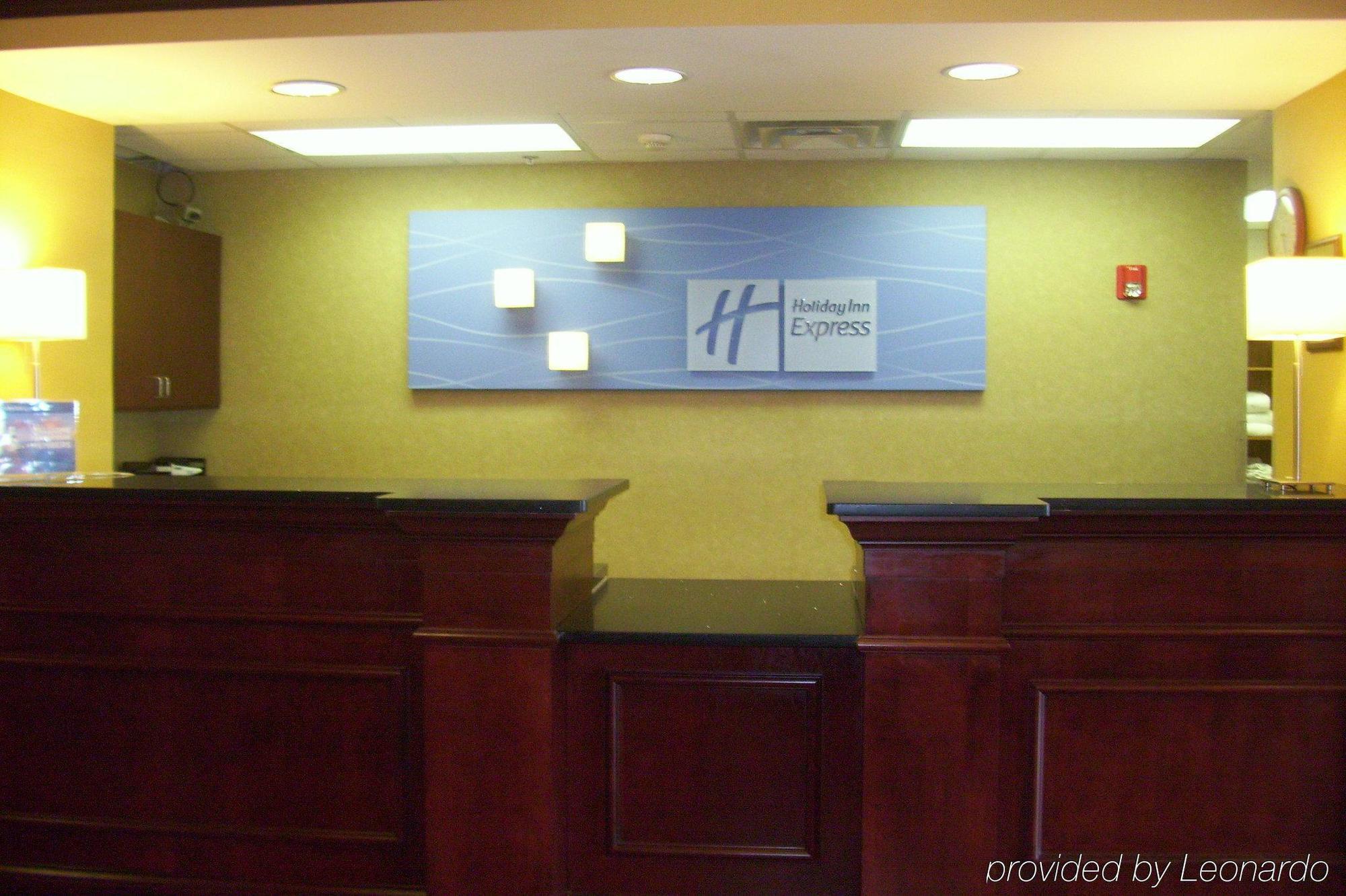 Quality Inn & Suites Lawrenceburg Exterior photo